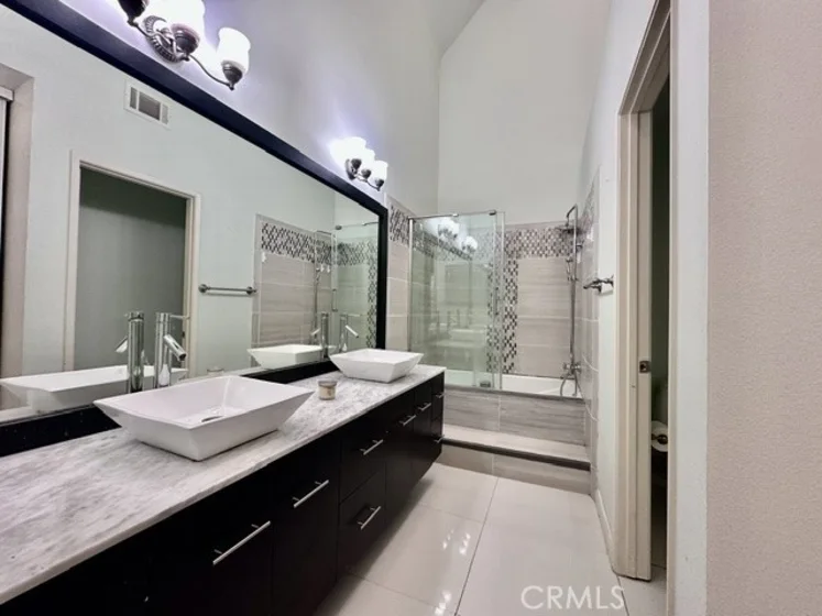 2542 W Macarthur photo 11