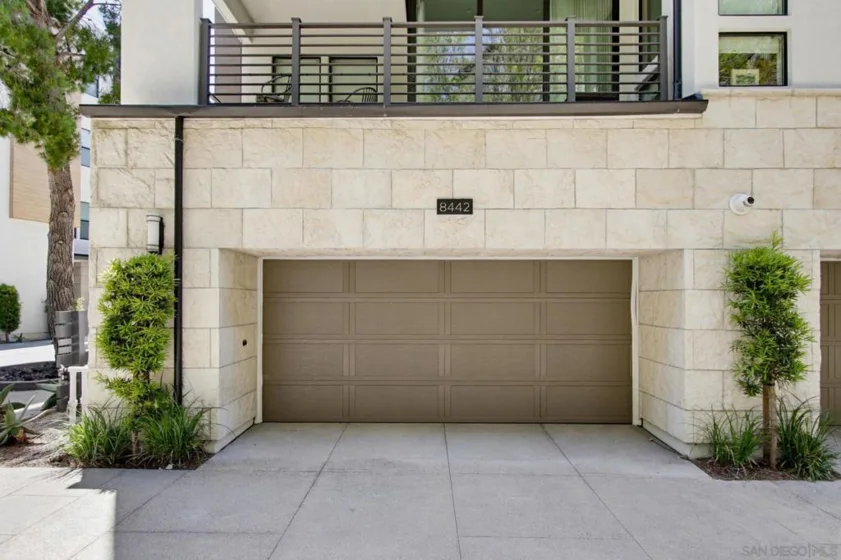8442 Distinctive Drive photo 45
