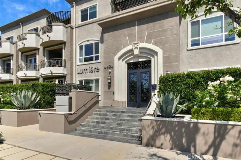 4424 Whitsett Avenue #107 photo 3