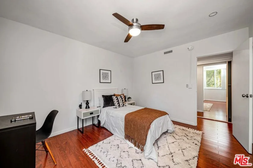 540 Kelton Avenue #105 photo 20
