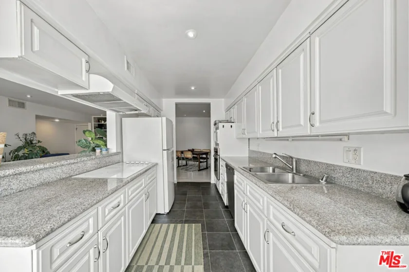 949 N Kings Road #309 photo 12