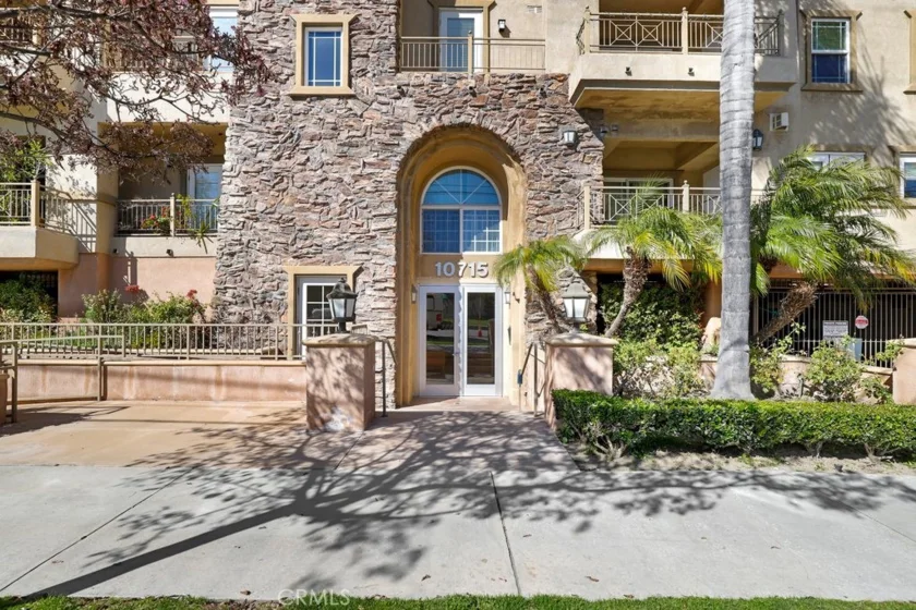 10715 Camarillo Street #204 photo 1