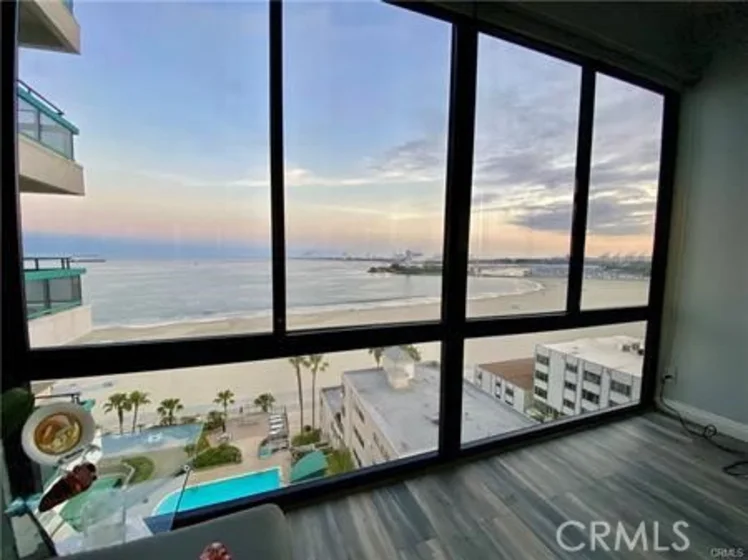 1310 E Ocean #906 photo 31