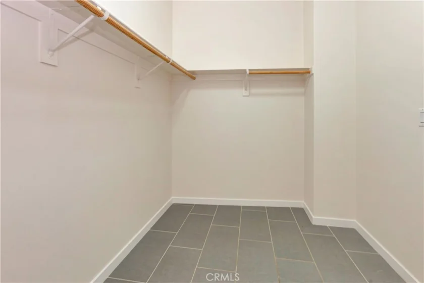76 Finch photo 17
