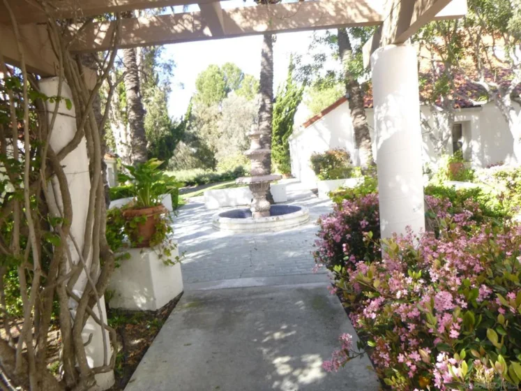 16120 Avenida Venusto #20 photo 5