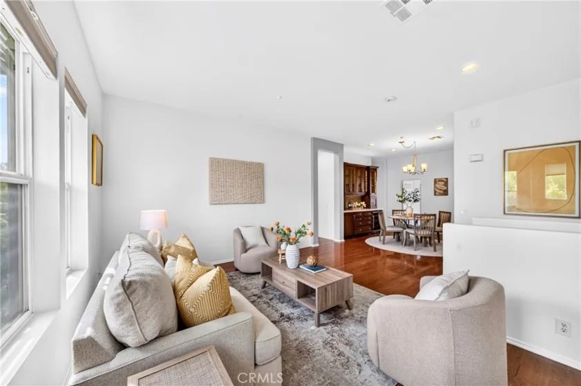 2256 Clark photo 10