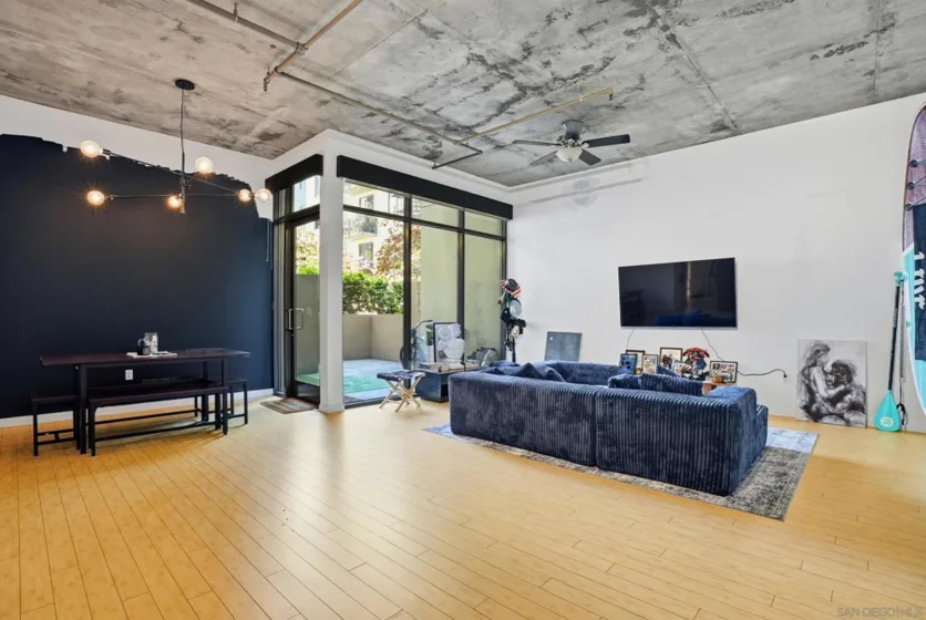1050 Island #210 photo 2