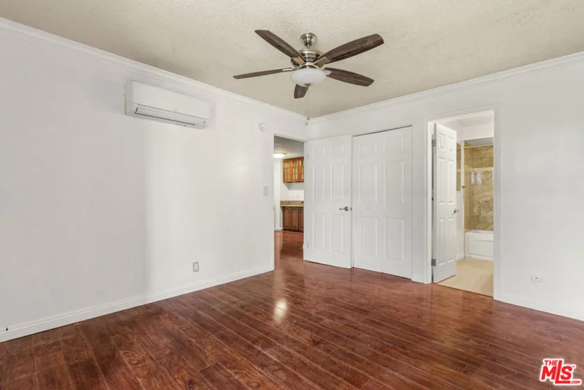 525 S Ardmore Avenue #107 photo 3