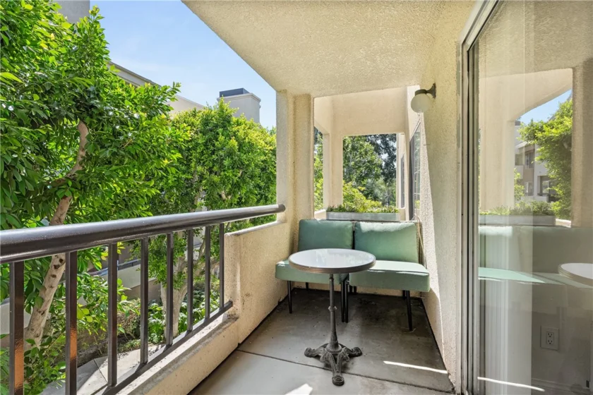 5535 Canoga Avenue #221 photo 2