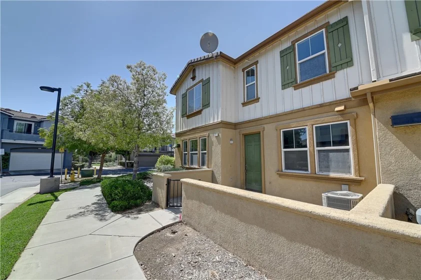 26287 Iris Avenue #E photo 31