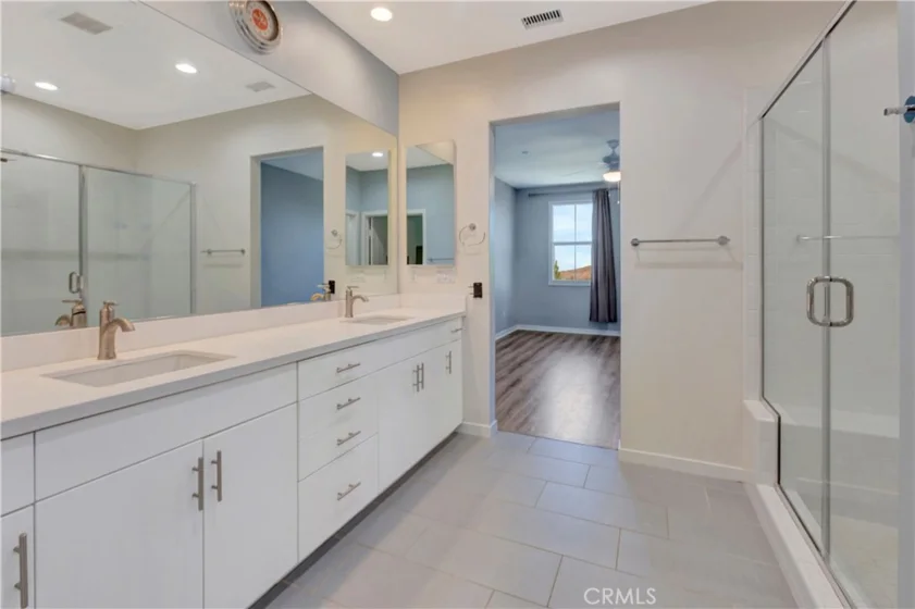 76 Finch photo 16
