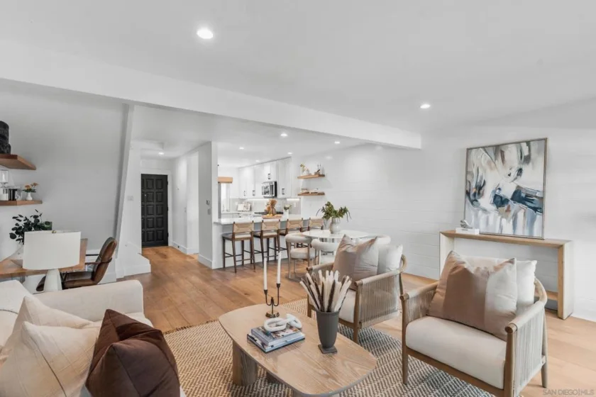 6859 Briarwood photo 7