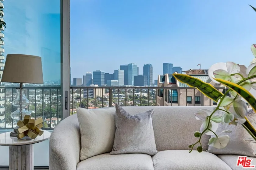 10501 Wilshire Boulevard #1810 photo 23