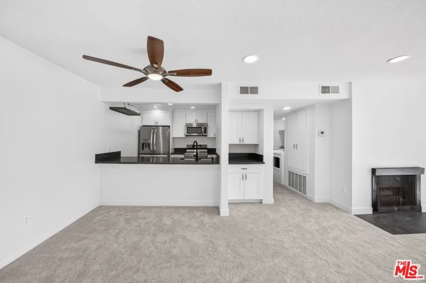 3481 Stancrest Drive #211 photo 4