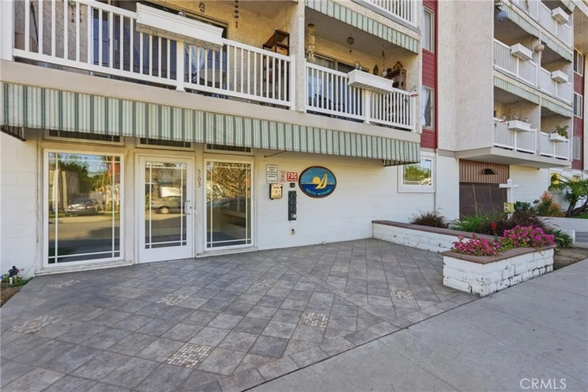 363 Newport Avenue #319 photo 1