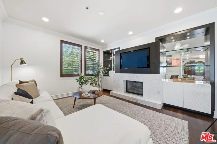 850 N Croft Avenue #202 photo 7
