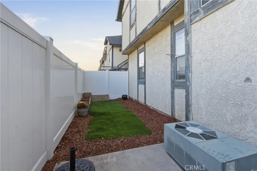 527 S Walnut #3 photo 35