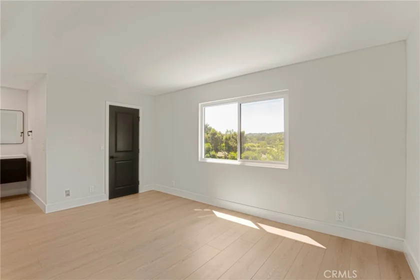 17150 Burbank #23 photo 21