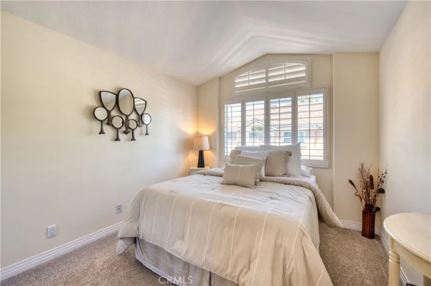 102 Stoney Pointe photo 15