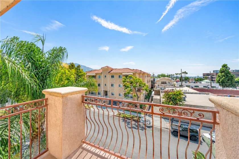 421 E Santa Anita photo 19