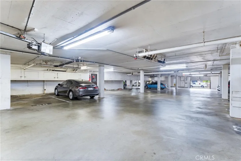 1061 Park Avenue photo 20