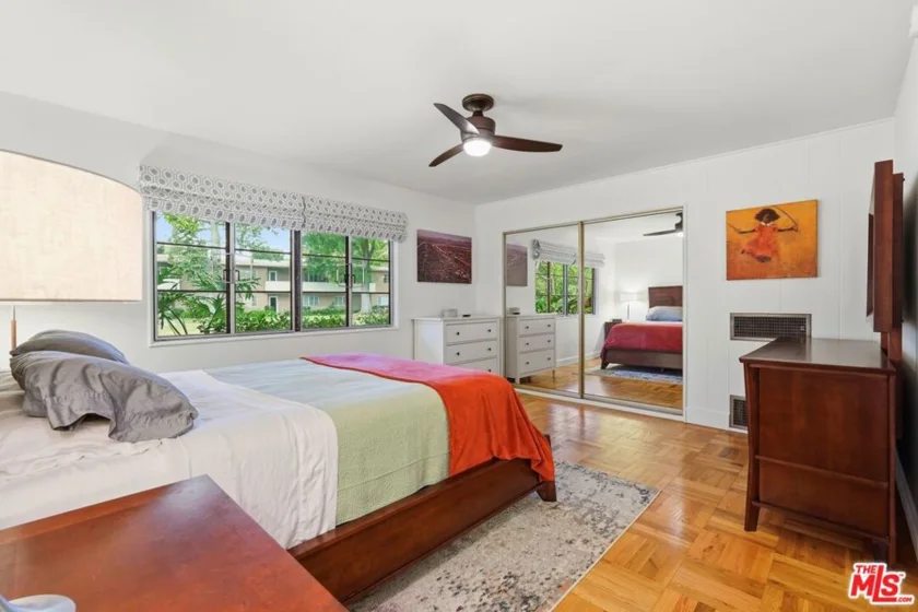5327 Village photo 21