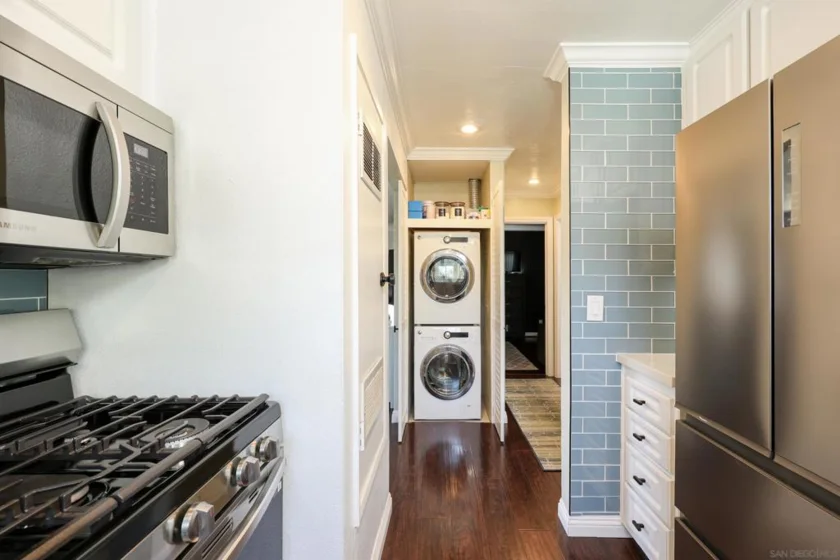2040 Robinson #C photo 5