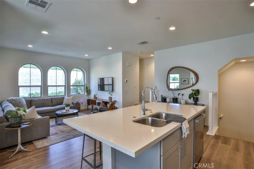 608 White Oaks photo 7