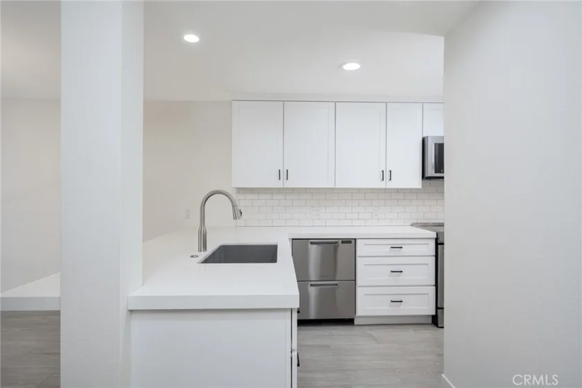 5116 N Marina Pacifica photo 6