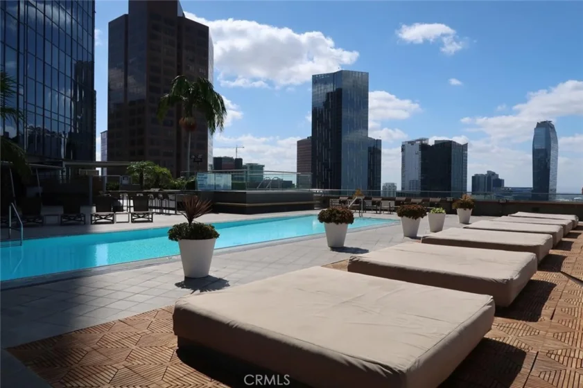1100 Wilshire photo 3