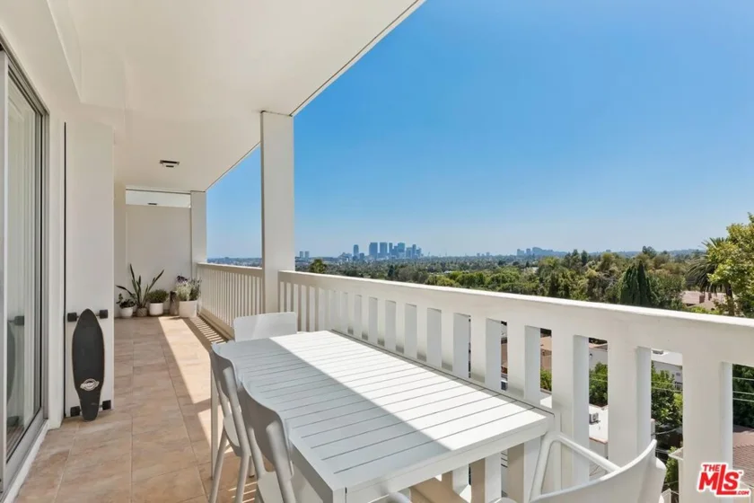 999 N Doheny Drive #601 photo 18