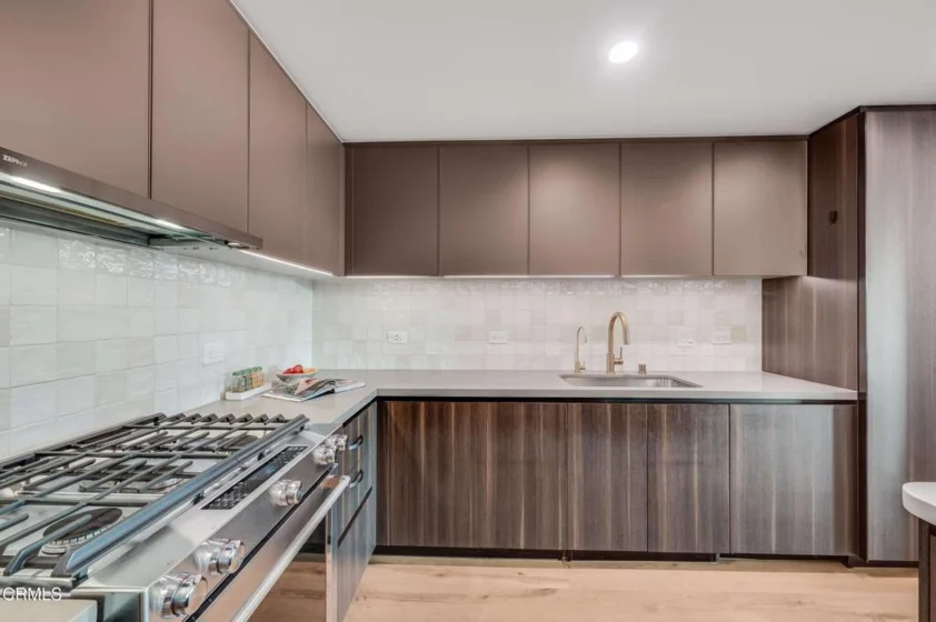 39 S Los Robles Avenue #5016 photo 5