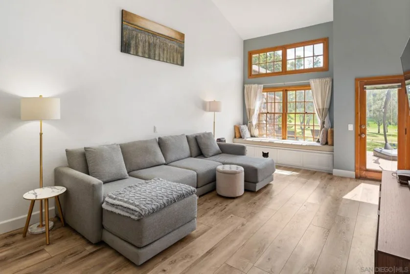 8647 Circle R Valley photo 15