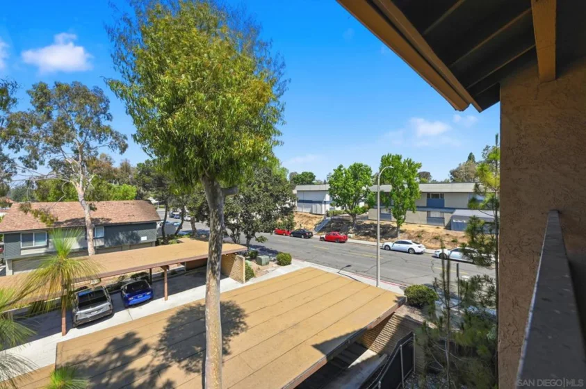 5649 Lake Park #301 photo 14