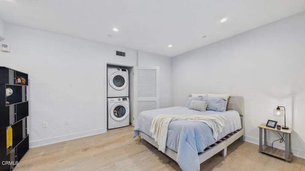 137 S Wilson Avenue #106 photo 14
