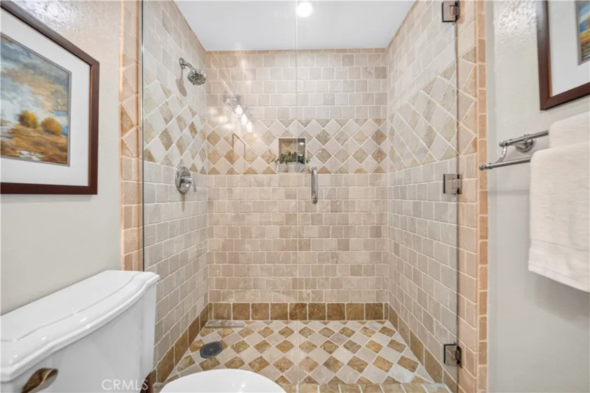 450 San Vicente Boulevard #104 photo 23