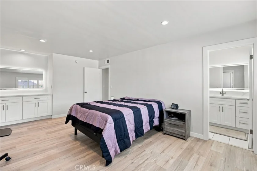 5354 Lindley Avenue #209 photo 22