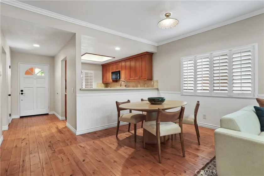 366 Villa Point photo 16