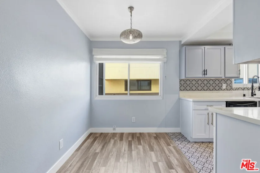 141 W Hillcrest Boulevard #2 photo 16