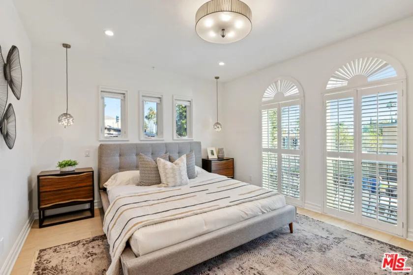 4711 Ambrose Avenue #204 photo 18
