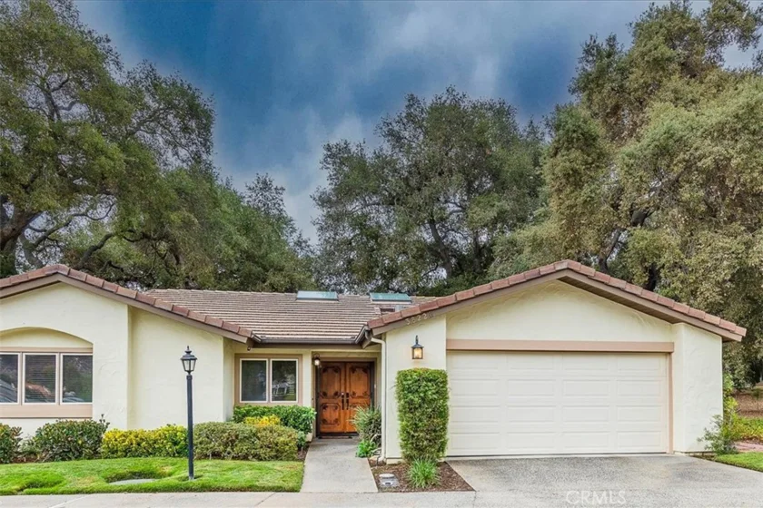 38220 Oaktree Loop photo 1
