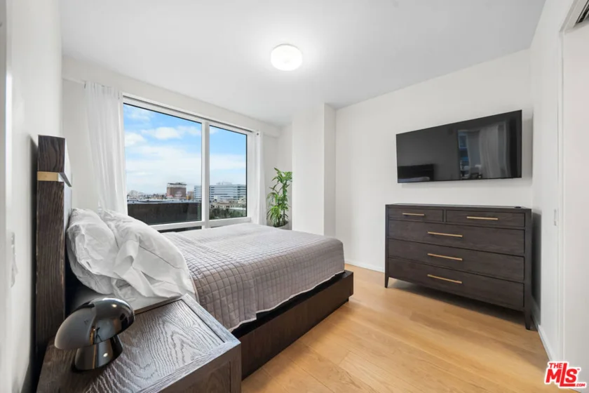 877 Francisco Street #1128 photo 14