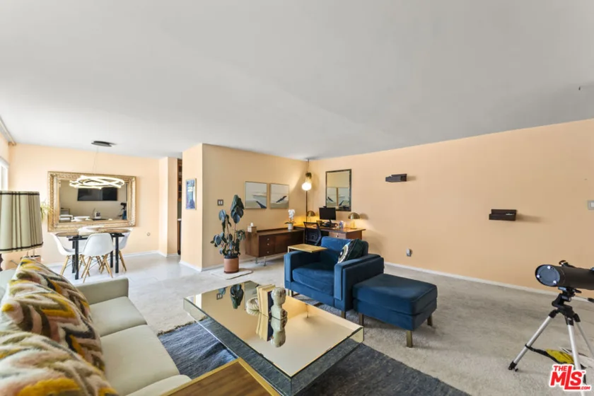 960 Larrabee Street #222 photo 3