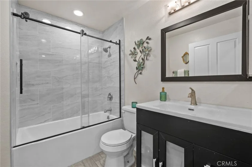 19350 Sherman Way #201 photo 16