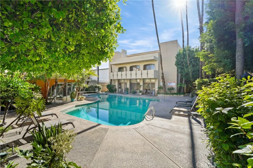 5330 Lindley #209 photo 18