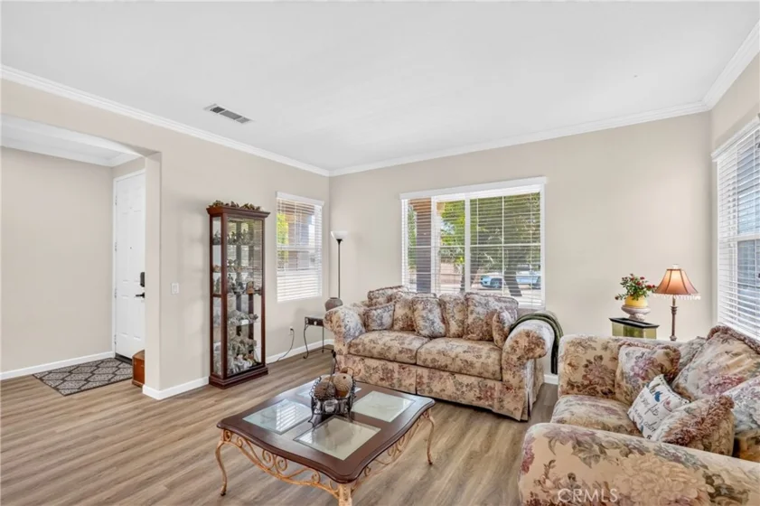 28209 Basswood photo 6