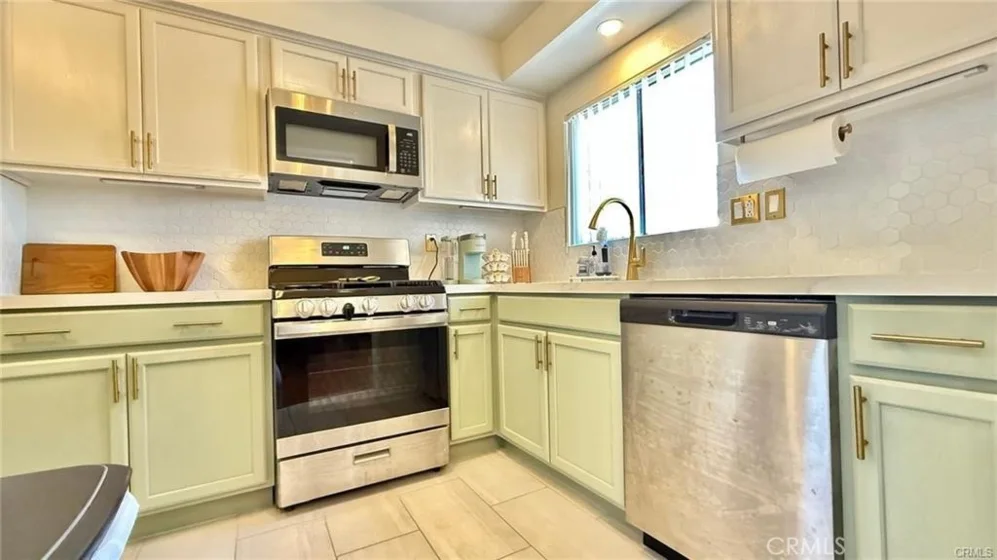 18350 Hatteras #176 photo 7