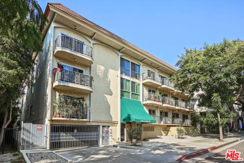1045 N Kings Road #108 photo 1