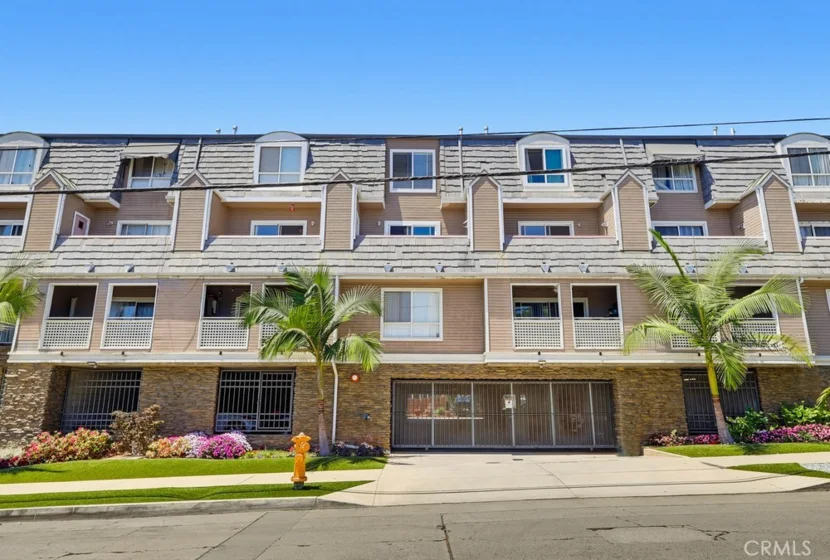 1355 Loma Avenue #311 photo 13