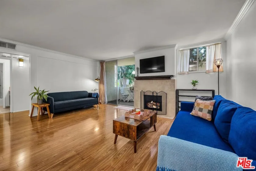 5325 Newcastle Avenue #223 photo 1